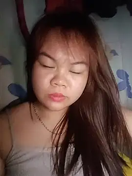 Truxcy1 online show from May 2026 07:19:02 PM