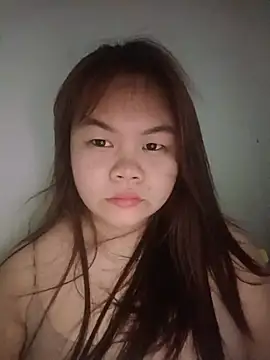 Truxcy1 online show from June 2026 05:38:02 PM