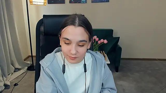 MarianHenaire online show from April 2026 10:17:02 AM