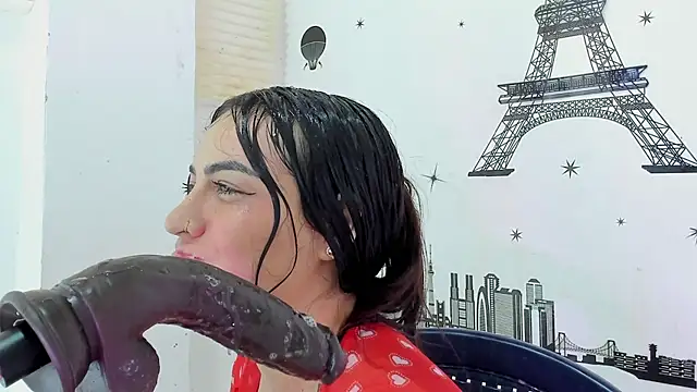 violett collinss online show from July 2026 04:19:01 AM