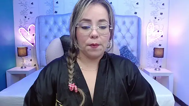 Snapshot of CharlotteSmithy chatting on May 2026 02:21:02 PM CharlotteSmithy online show from May 2026 02:21:02 PM