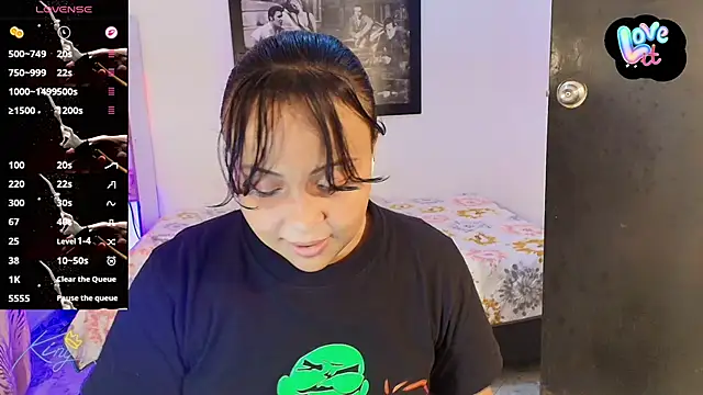 Snapshot of _eilish_ chatting on April 2026 08:25:02 PM eilish online show from April 2026 08:25:02 PM