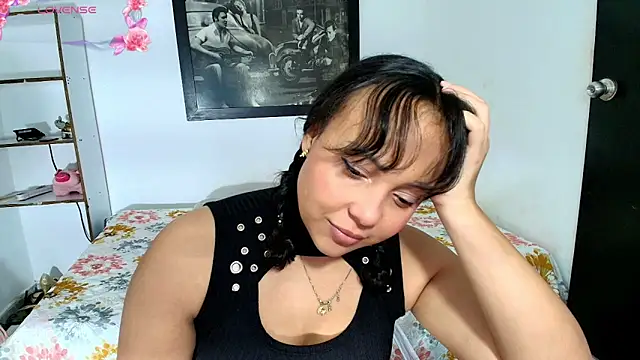 Snapshot of _eilish_ chatting on May 2026 08:39:02 PM eilish online show from May 2026 08:39:02 PM