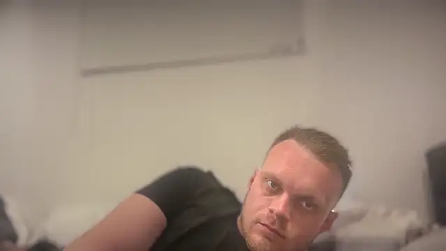 hallihallo12343 online show from May 2026 05:29:02 PM