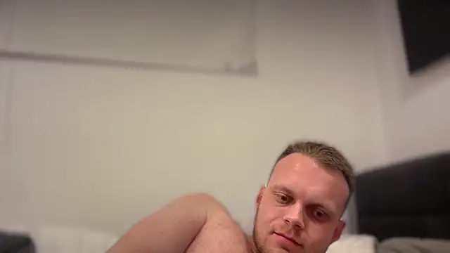 hallihallo12343 online show from May 2026 05:35:01 AM