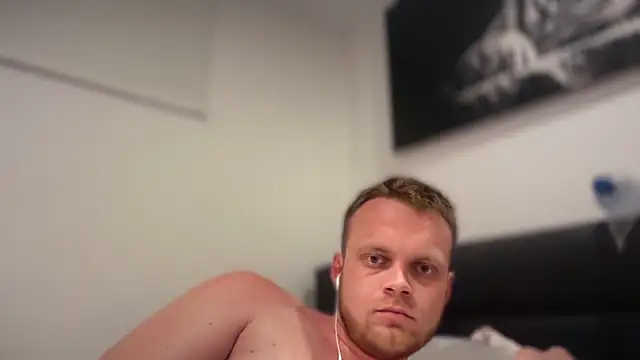 hallihallo12343 online show from May 2026 03:42:01 PM