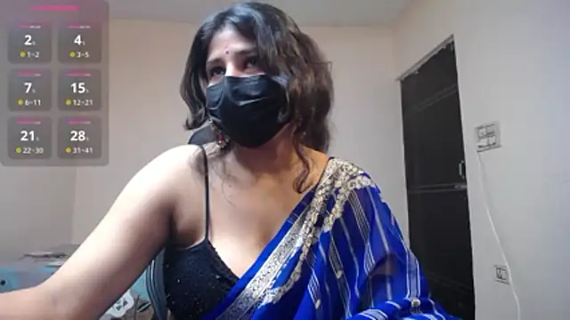 Snapshot of -Queenie chatting on May 2026 07:23:02 PM -Queenie online show from May 2026 07:23:02 PM