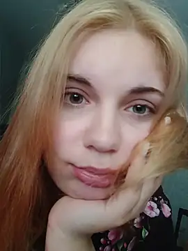 Snapshot of LoisFox chatting on May 2026 11:28:02 AM LoisFox online show from May 2026 11:28:02 AM