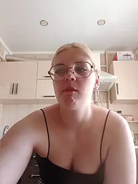 Snapshot of LoisFox chatting on June 2026 06:51:02 AM LoisFox online show from June 2026 06:51:02 AM