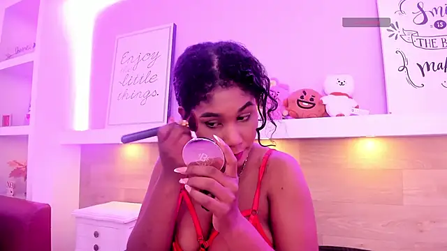 Snapshot of AlissonJamess chatting on May 2026 02:01:02 PM AlissonJamess online show from May 2026 02:01:02 PM