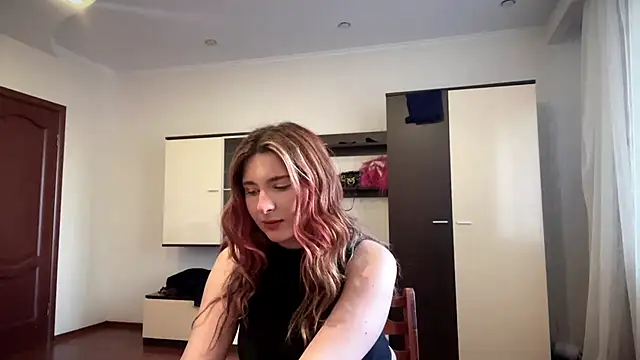 June Kiss online show from May 2026 02:24:02 PM