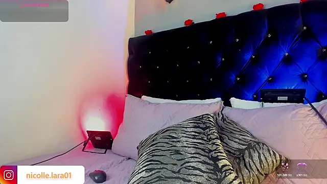 Snapshot of Kitty_rose01 chatting on July 2026 02:44:01 AM Kitty rose01 online show from July 2026 02:44:01 AM