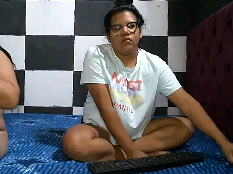 Valery-Khloe online show from July 2026 02:02:02 AM