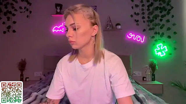 CandyRass online show from May 2026 06:18:02 AM