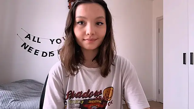 RochelTrewhitt online show from April 2026 09:18:01 AM