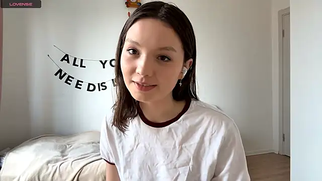 RochelTrewhitt online show from May 2026 10:09:01 AM