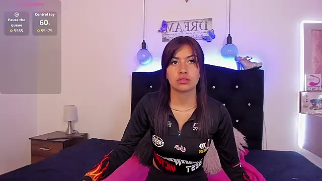 lizz cherry  online show from April 2026 09:16:01 PM