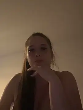 Snapshot of Poppylooloo chatting on June 2026 07:05:01 PM Poppylooloo online show from June 2026 07:05:01 PM