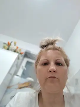 Divineblond online show from April 2026 05:51:02 PM