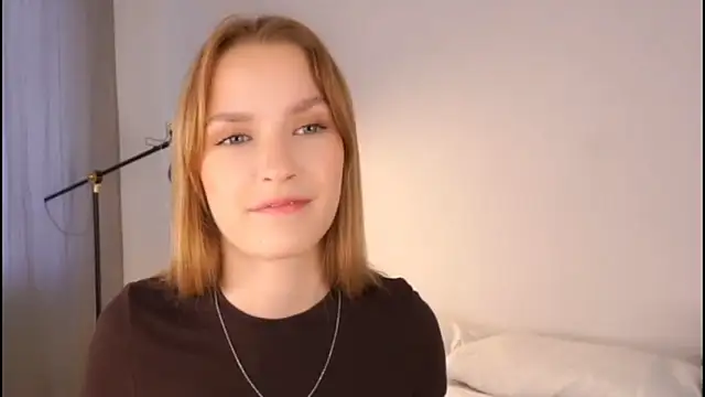 HellenSicyly online show from April 2026 08:00:02 PM