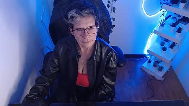 selena ferreira online show from May 2026 10:07:01 PM