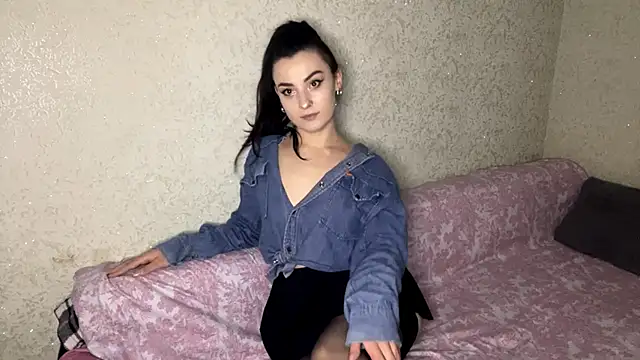 Madisonlovx online show from June 2026 07:27:02 PM