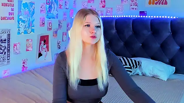 LunariaFox online show from May 2026 02:46:02 PM