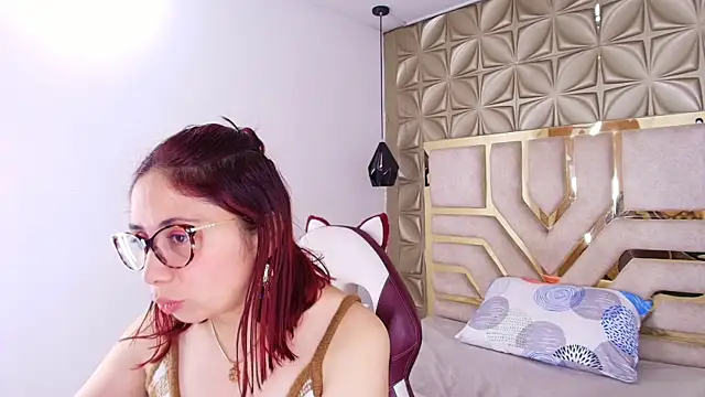 stephaniesun  online show from June 2026 02:04:02 PM