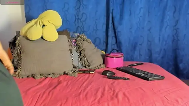 Lara vela online show from July 2026 10:57:02 AM