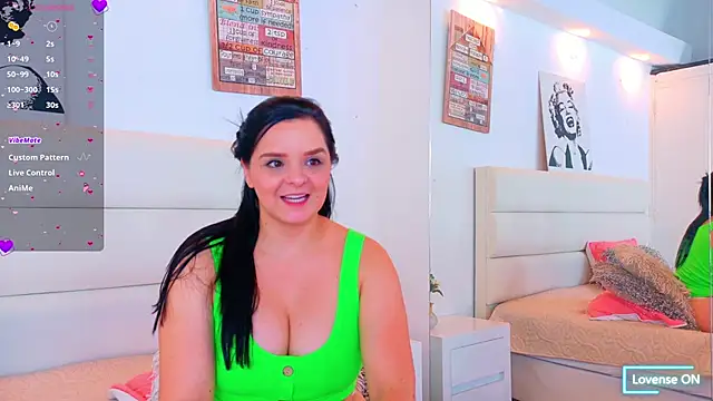Isabellaa Reyes online show from May 2026 12:55:02 PM
