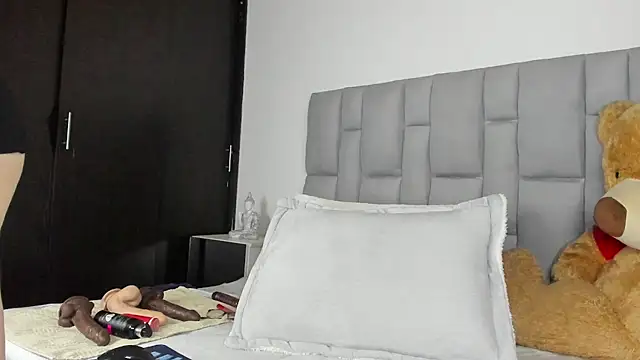Kellyann 01 online show from July 2026 10:42:01 PM