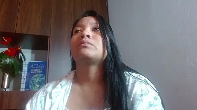 Snapshot of Sol_vannesa chatting on May 2026 01:11:02 AM Sol vannesa online show from May 2026 01:11:02 AM