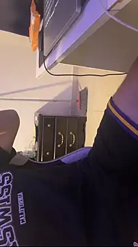 AleJmnz03 online show from April 2026 04:15:02 AM