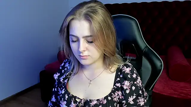EllaBells online show from May 2026 05:05:02 AM