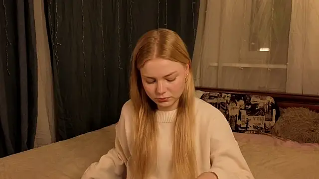 Snapshot of LavonaMadlem chatting on May 2026 09:01:02 PM LavonaMadlem online show from May 2026 09:01:02 PM