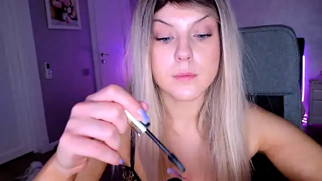Snapshot of ChristieBlace chatting on June 2026 08:47:01 PM ChristieBlace online show from June 2026 08:47:01 PM