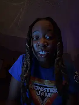 Nayomii28 online show from April 2026 01:03:01 AM