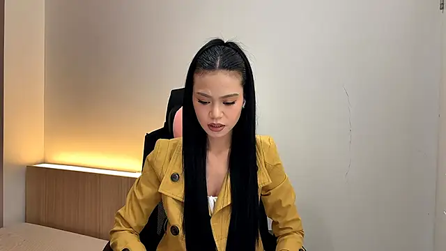 WynellAveritt online show from May 2026 12:54:01 PM