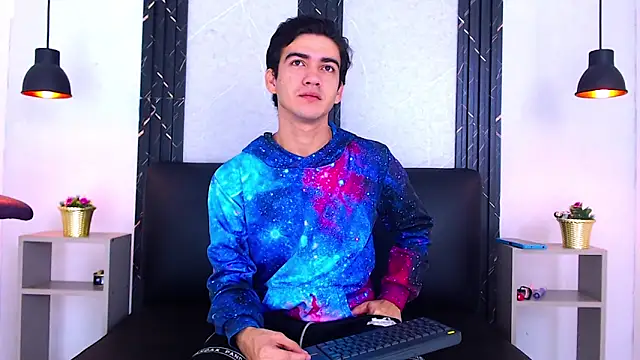 Feiccer Castquer online show from May 2026 11:07:01 AM
