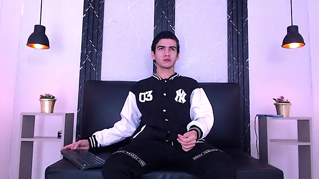 Feiccer Castquer online show from May 2026 11:15:01 AM