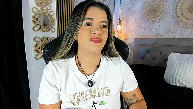Snapshot of Leidy_2026 chatting on June 2026 01:04:02 PM Leidy 2026 online show from June 2026 01:04:02 PM