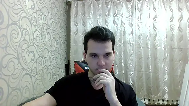 gwinbladee online show from April 2026 07:55:02 PM