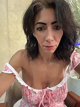 Yasmiinee online show from June 2026 07:24:01 PM