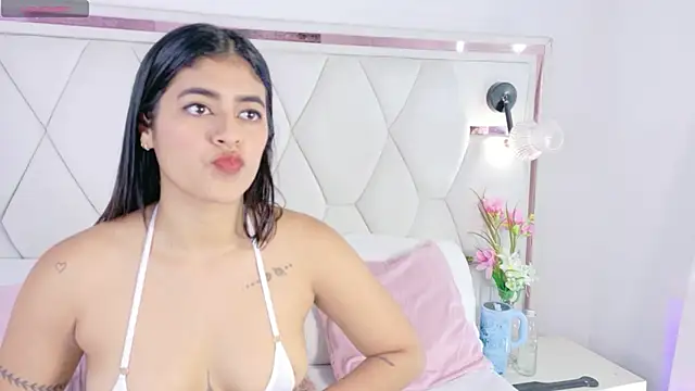 Snapshot of AbrilCollins chatting on July 2026 02:05:02 PM AbrilCollins online show from July 2026 02:05:02 PM