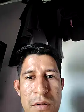 chicolargo17 online show from April 2026 06:25:01 PM