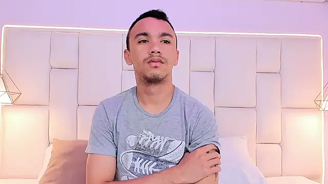 AndresSolorzano1 online show from May 2026 11:26:01 AM