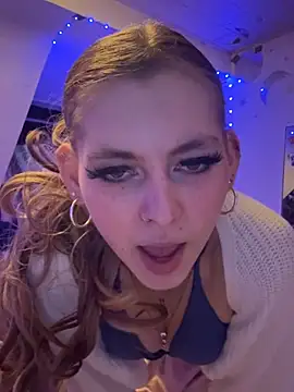 Lina-420 online show from May 2026 06:16:02 PM