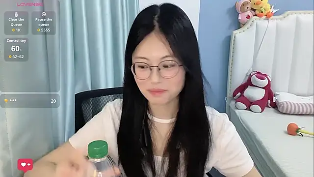 Luna-666 online show from May 2026 02:03:01 PM