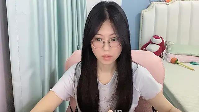 Snapshot of Luna-666 chatting on July 2026 01:47:01 PM Luna-666 online show from July 2026 01:47:01 PM