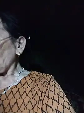 Snapshot of mouth22 chatting on June 2026 01:44:02 PM mouth22 online show from June 2026 01:44:02 PM